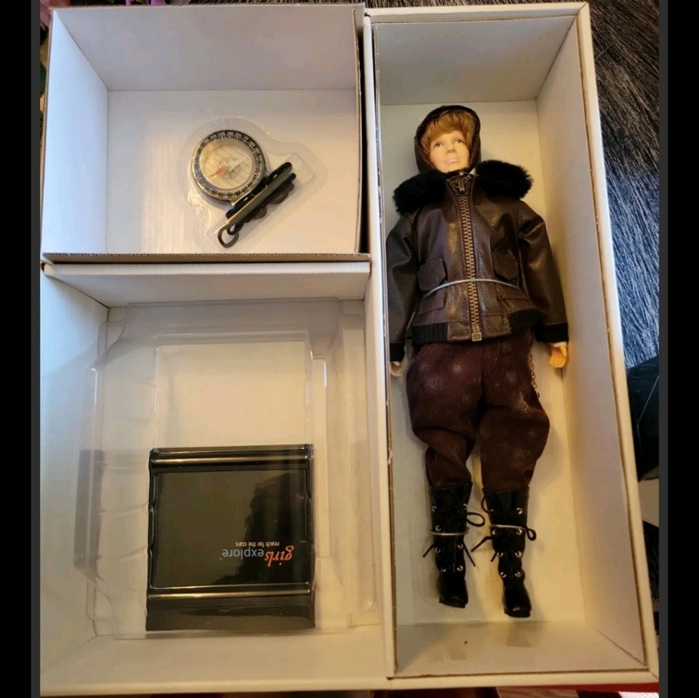 Girls Explore Amelia Earhart AE1 Doll and Compass